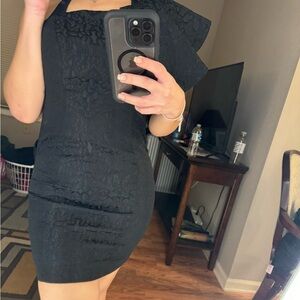 Mini one shoulder black dress